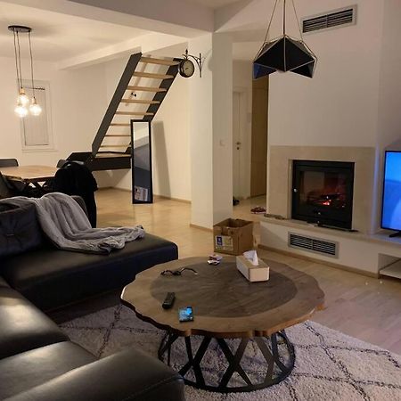 Modern Apartment In Скоп'є Екстер'єр фото